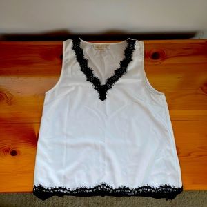 Micheal Kors, Size Small, White with black fringe.